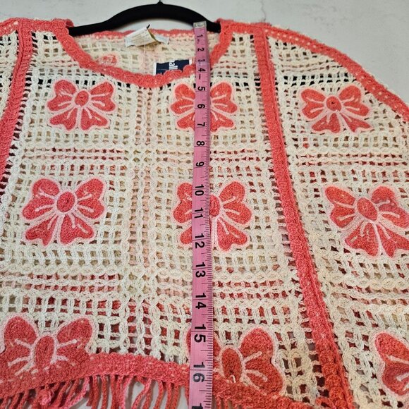 NWT House of Harlow Crochet Shawl Poncho One Size Sweater Pink Bow Fringe Boho - Picture 7 of 10